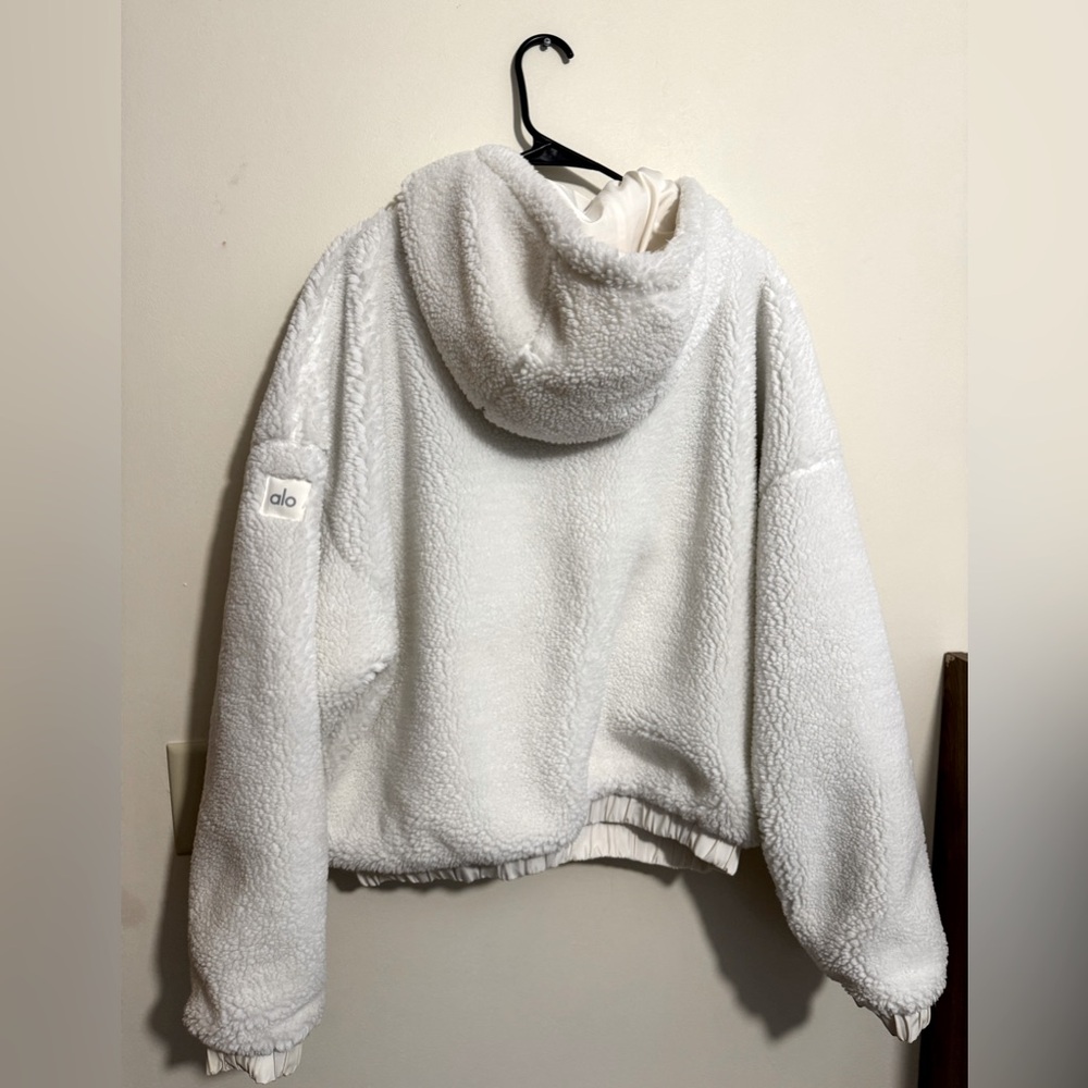 Alo Yoga Duality Reversible Sherpa Jacket - Picture 4 of 4